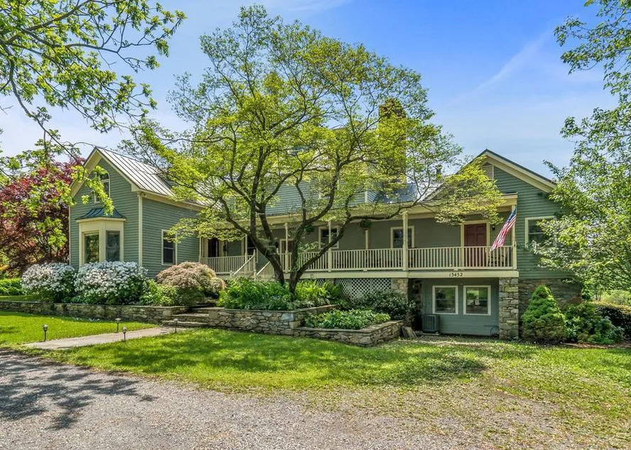Buckskin Manor at Jiya Vineyards
